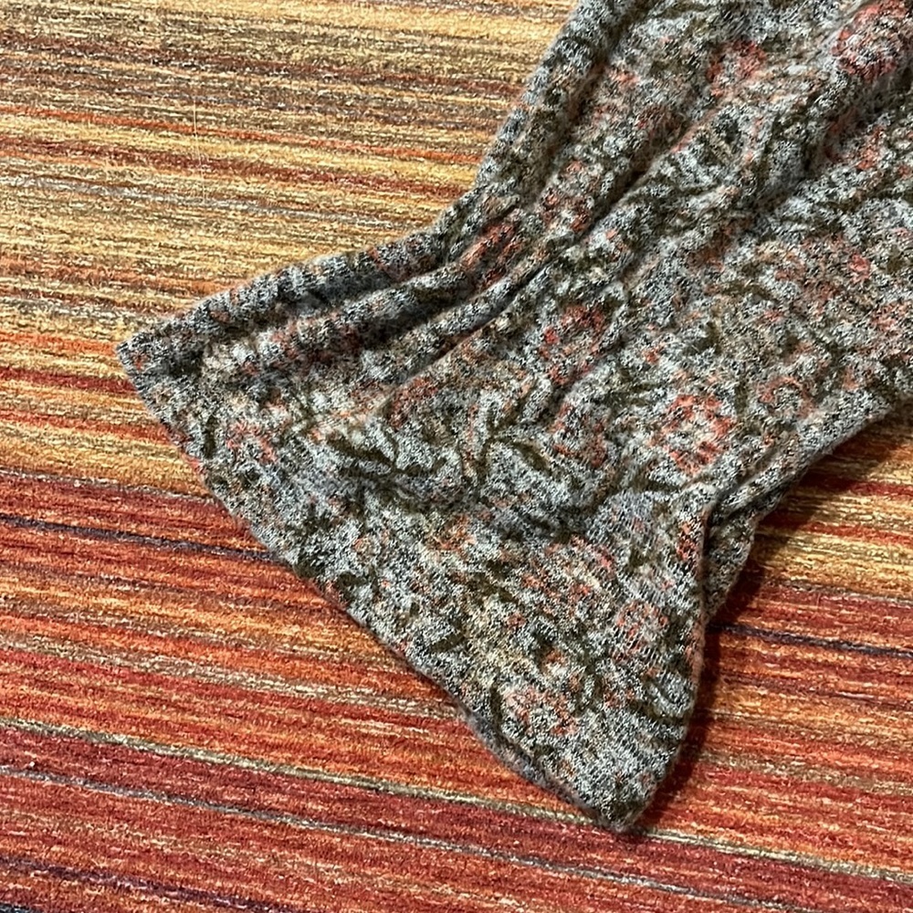 Women's Multicolor Sweater - Picture 8 of 10